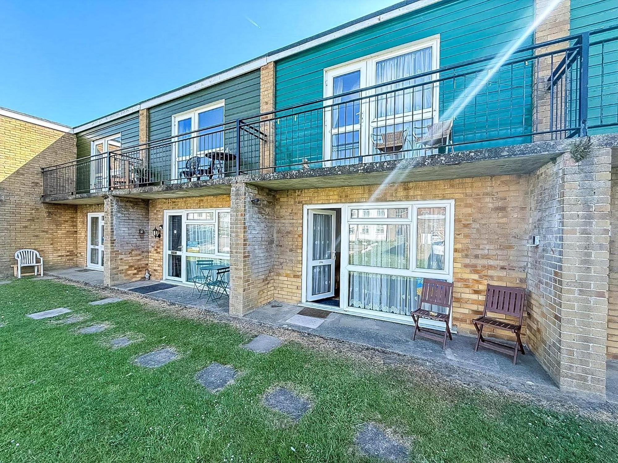 Great 3 Bedroom Chalet To Hire With In Hemsby, Great Seaside Break! Ref 18194B Exterior photo
